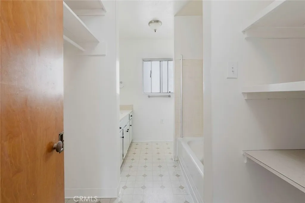 24 Roswell, Long Beach, California 90803 home-pic-8